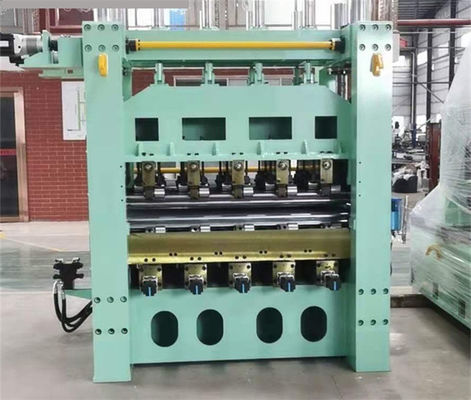 長さ機械回転式せん断のはえへのアルミニウム金属の切口は長さライン機械3 x 1800に切れた
